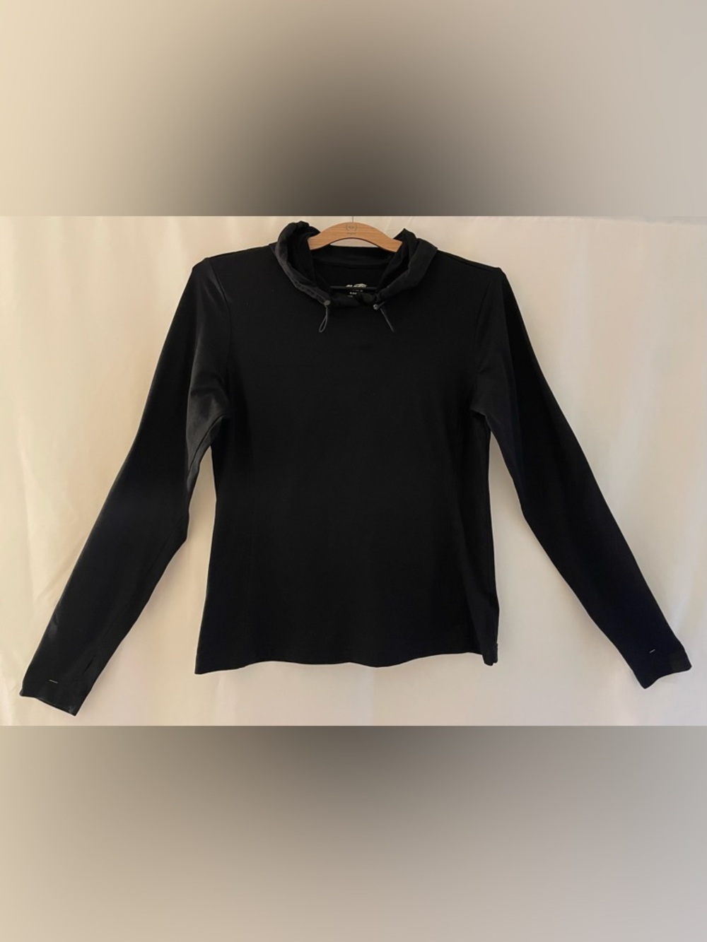 Avia Women’s Black Long Sleeve Pullover Hoodie Size Small (4-6)